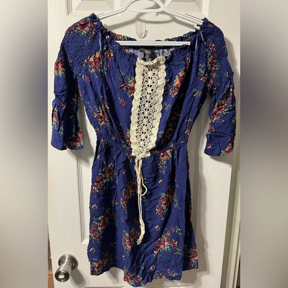 Love At First Sight Blue Sundress. New W/Tags
SZ M
Armpit To Armpit 18